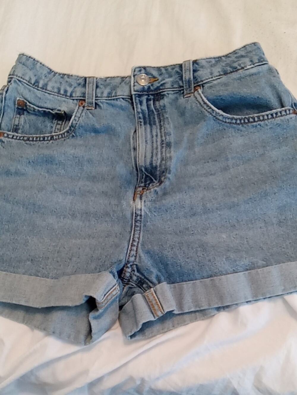 Divided Women's Size 6 Light Blue Rolled Hem Denim Shorts. Summer, Beachy